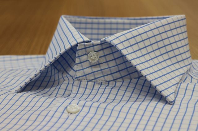 カンクリーニ・グラフチェック―サックス　 オリジナル・ホリゾンタル　 白蝶貝厚手ボタン